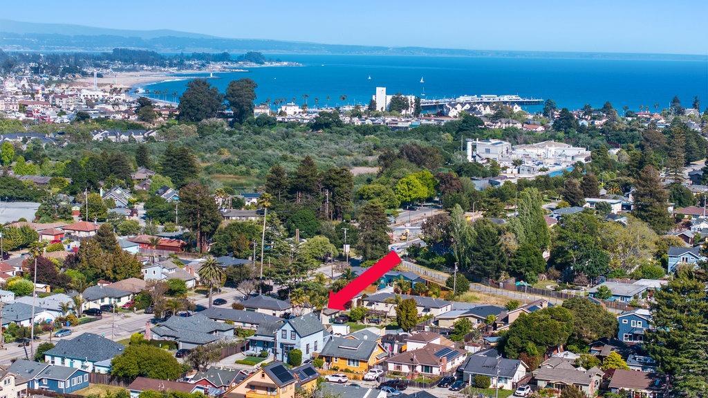 Detail Gallery Image 7 of 48 For 148 Mason St, Santa Cruz,  CA 95060 - 4 Beds | 2/1 Baths