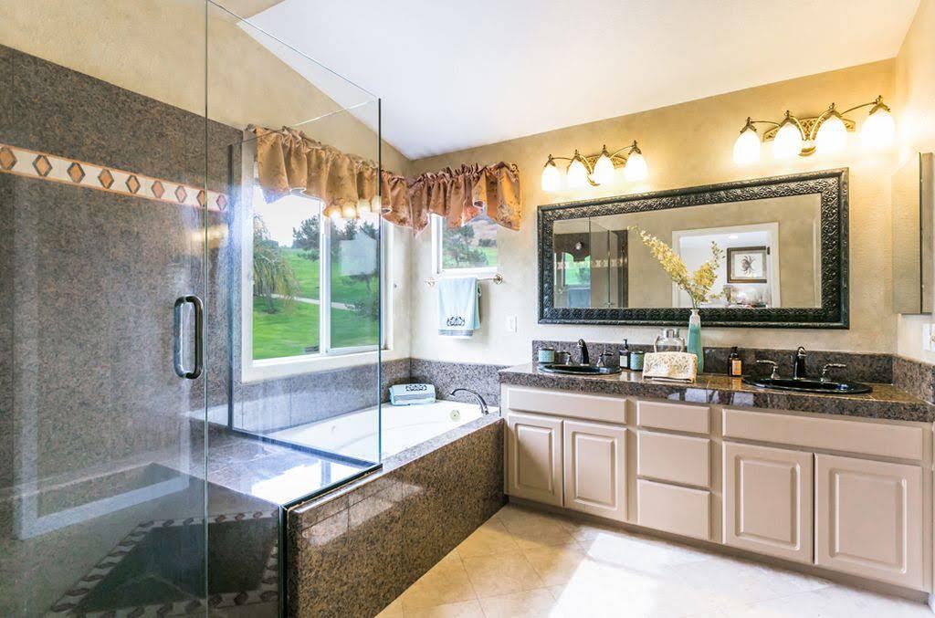 Detail Gallery Image 3 of 14 For 5392 Manderston Dr, San Jose,  CA 95138 - 4 Beds | 2/1 Baths