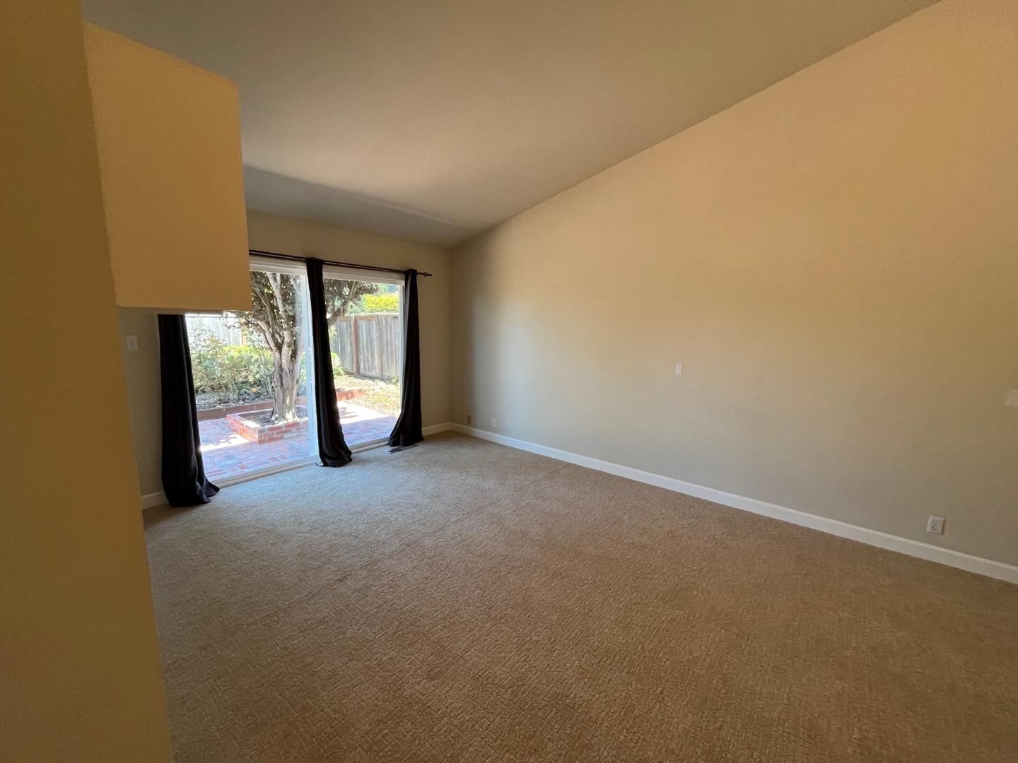 Detail Gallery Image 14 of 32 For 2066 Touraine Ln, Half Moon Bay,  CA 94019 - 3 Beds | 2 Baths