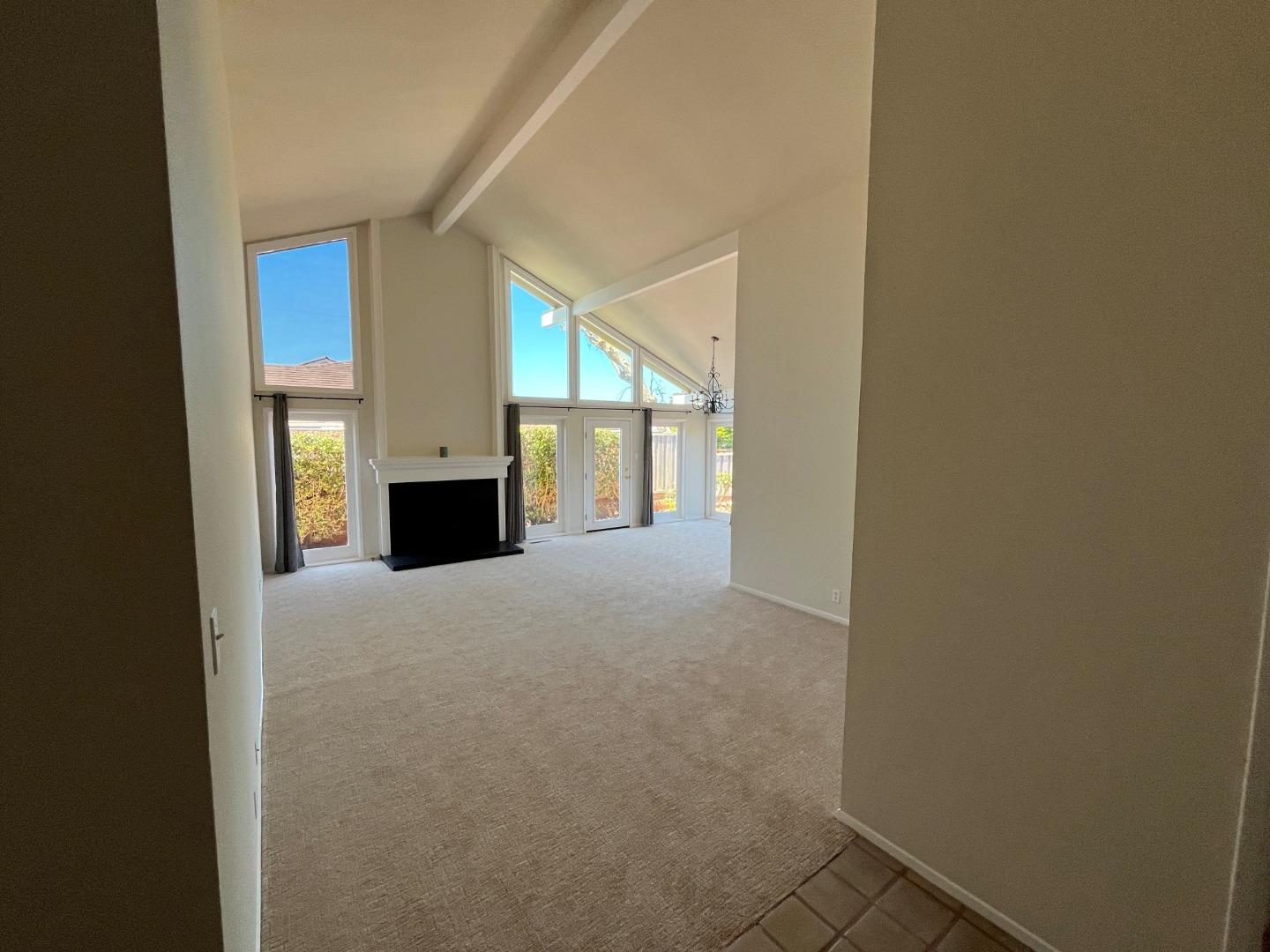Detail Gallery Image 18 of 32 For 2066 Touraine Ln, Half Moon Bay,  CA 94019 - 3 Beds | 2 Baths