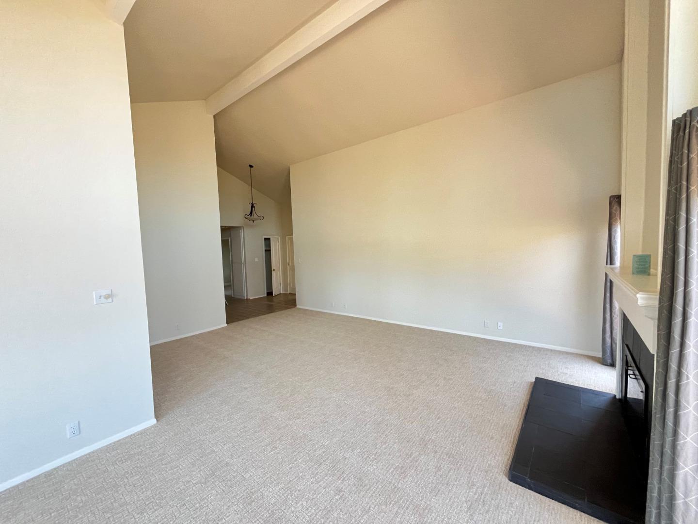 Detail Gallery Image 19 of 32 For 2066 Touraine Ln, Half Moon Bay,  CA 94019 - 3 Beds | 2 Baths