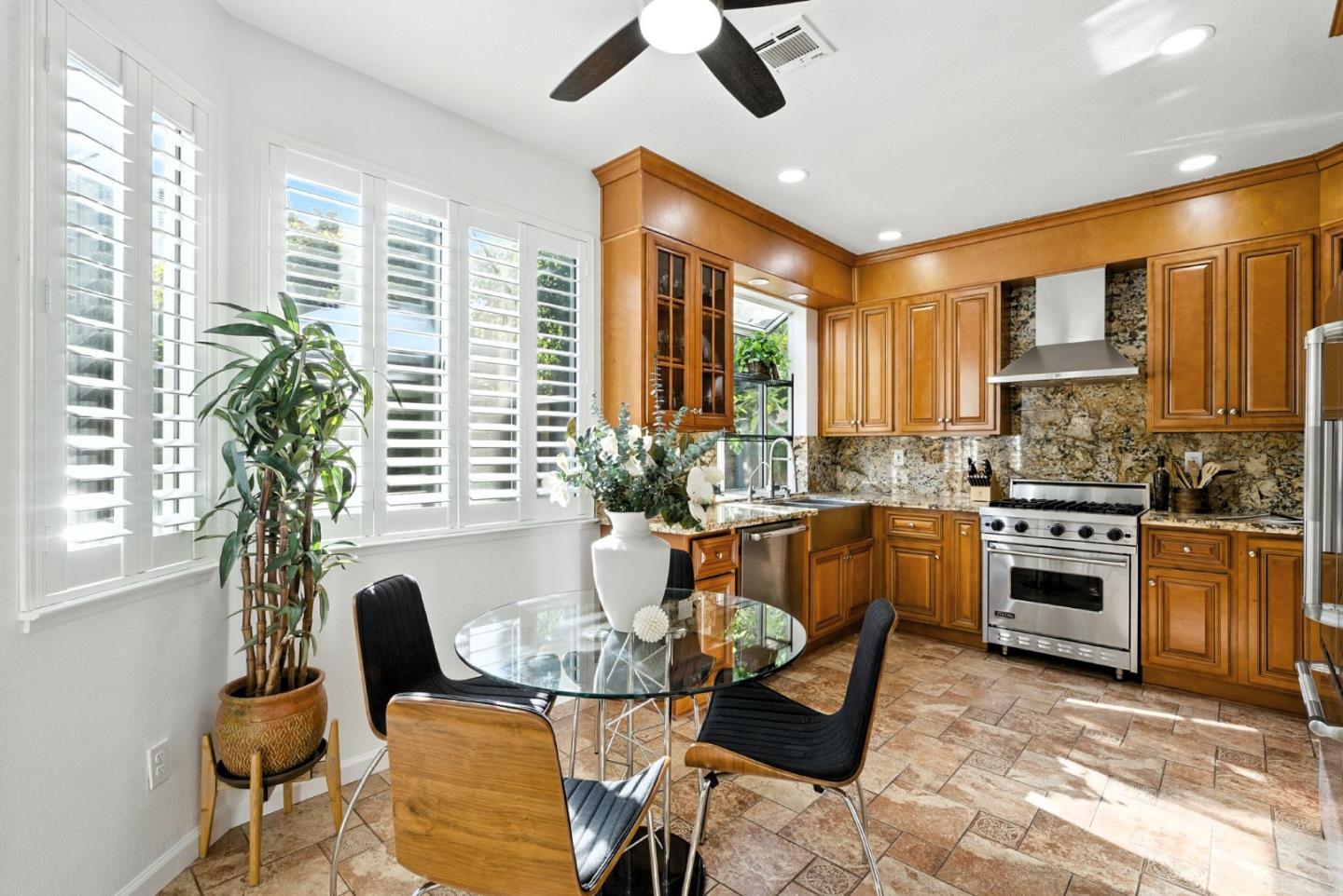 Detail Gallery Image 19 of 57 For 34352 Mulberry Ter, Fremont,  CA 94555 - 4 Beds | 2/1 Baths