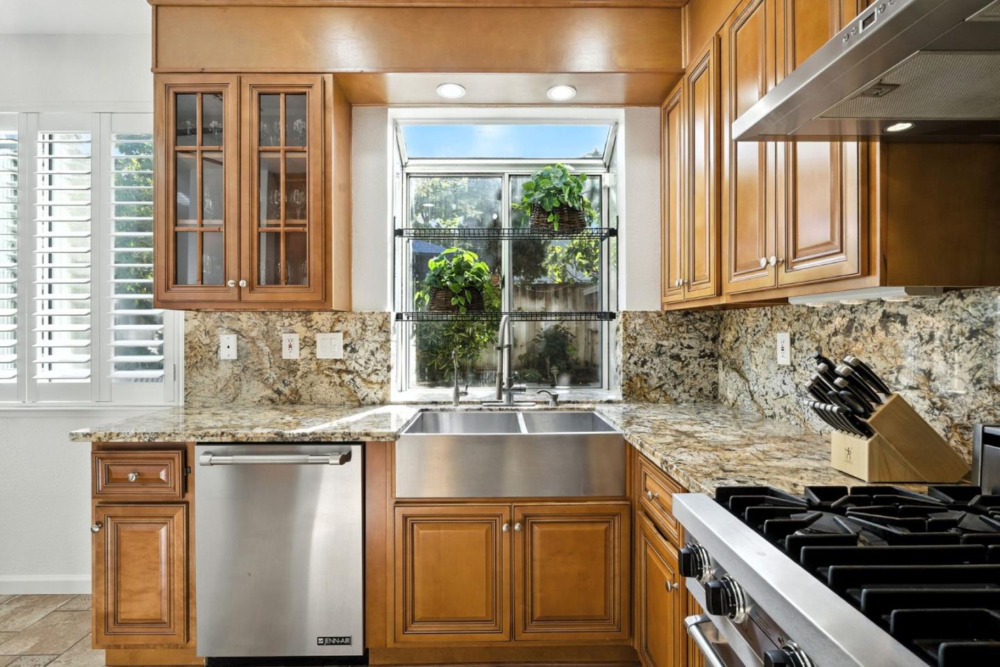 Detail Gallery Image 26 of 57 For 34352 Mulberry Ter, Fremont,  CA 94555 - 4 Beds | 2/1 Baths