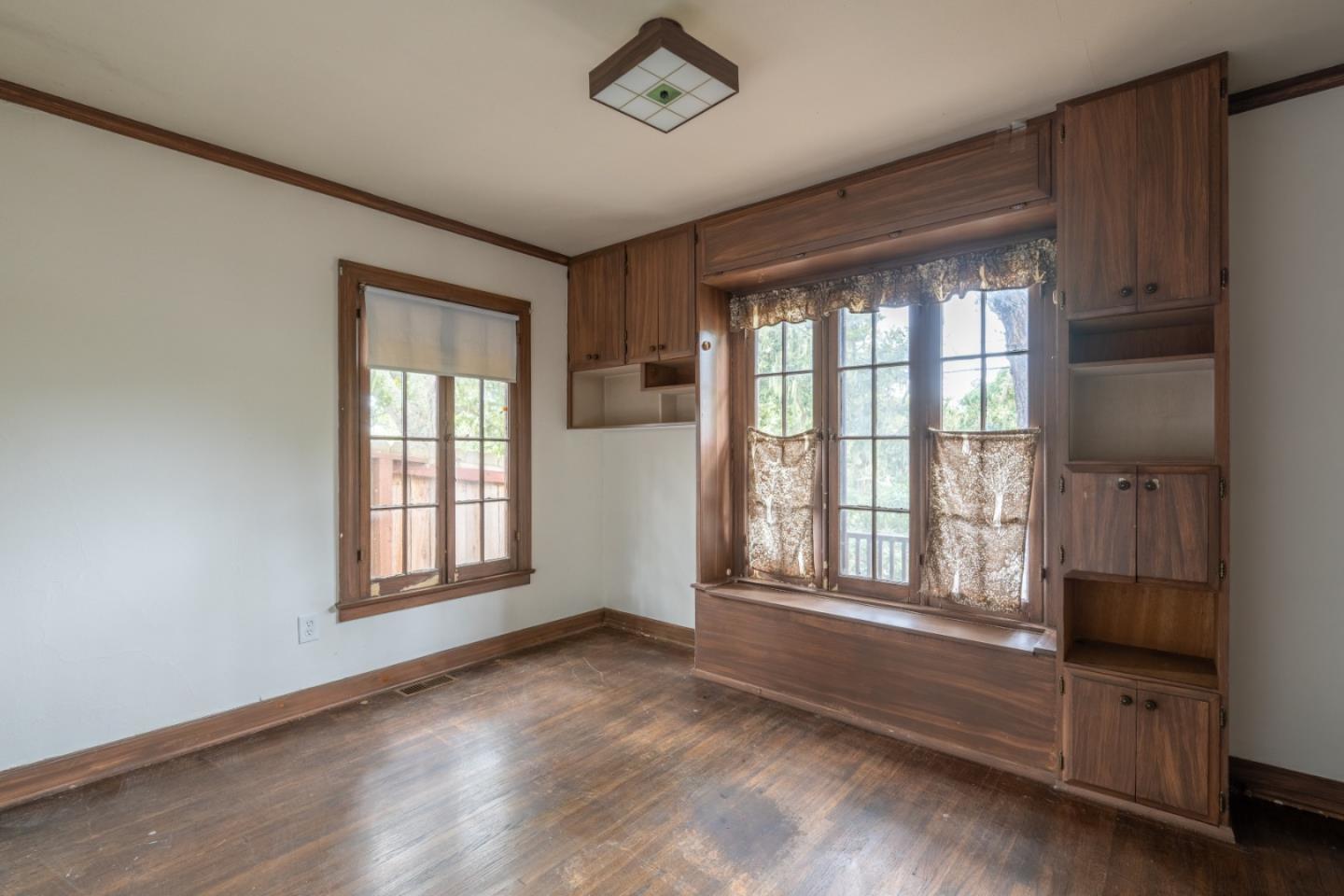 Detail Gallery Image 11 of 14 For 24697 Camino Del Monte, Carmel,  CA 93923 - 2 Beds | 1/1 Baths