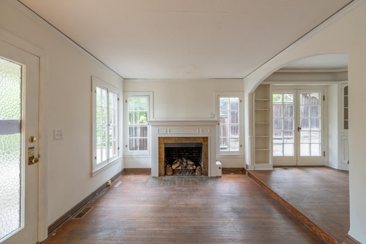 Detail Gallery Image 6 of 14 For 24697 Camino Del Monte, Carmel,  CA 93923 - 2 Beds | 1/1 Baths