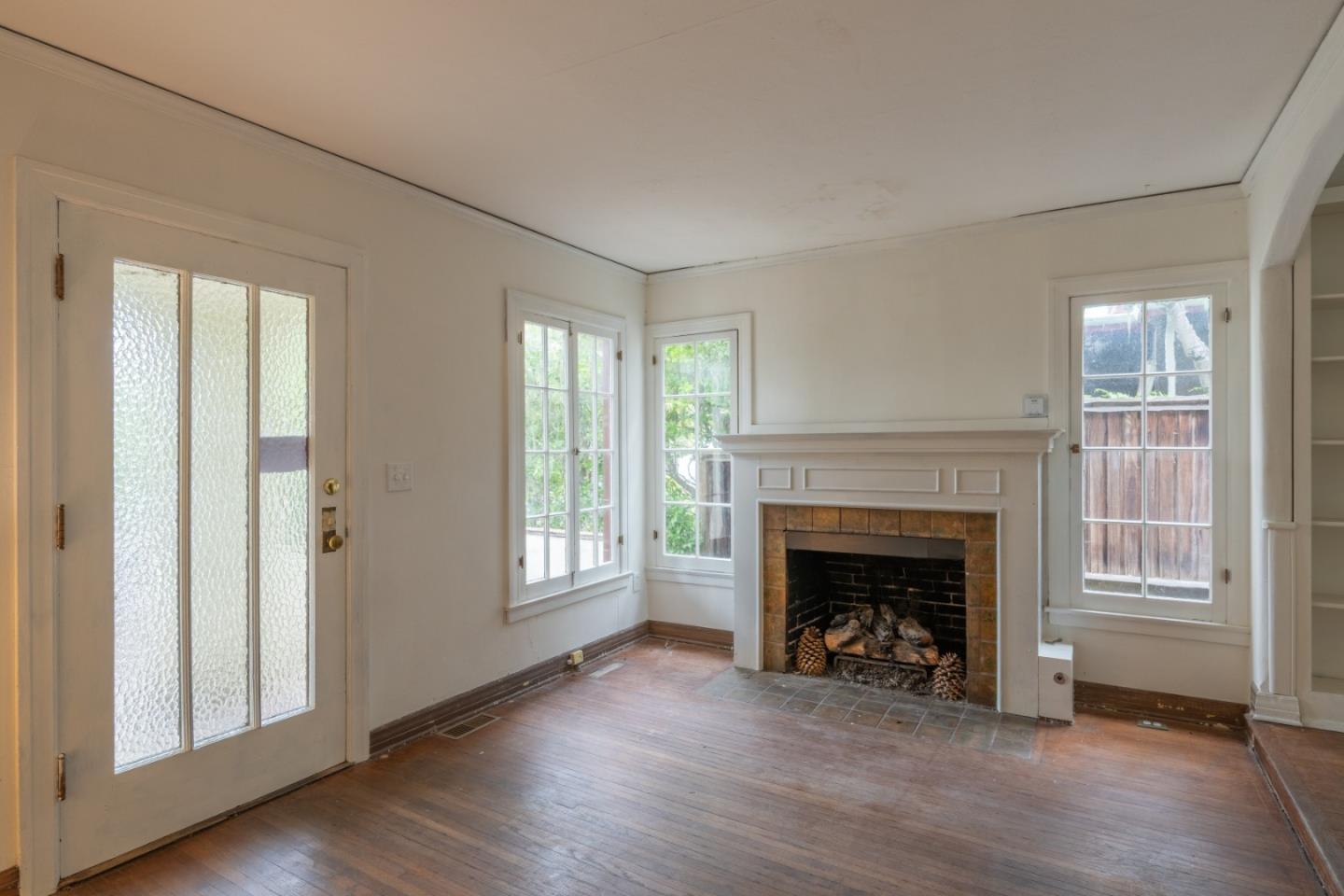 Detail Gallery Image 7 of 14 For 24697 Camino Del Monte, Carmel,  CA 93923 - 2 Beds | 1/1 Baths