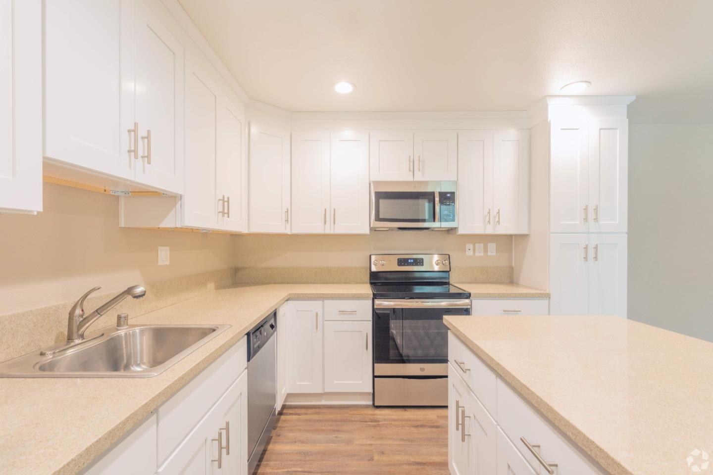 Detail Gallery Image 15 of 21 For 2736 Marina Blvd, San Leandro,  CA 94577 - – Beds | – Baths