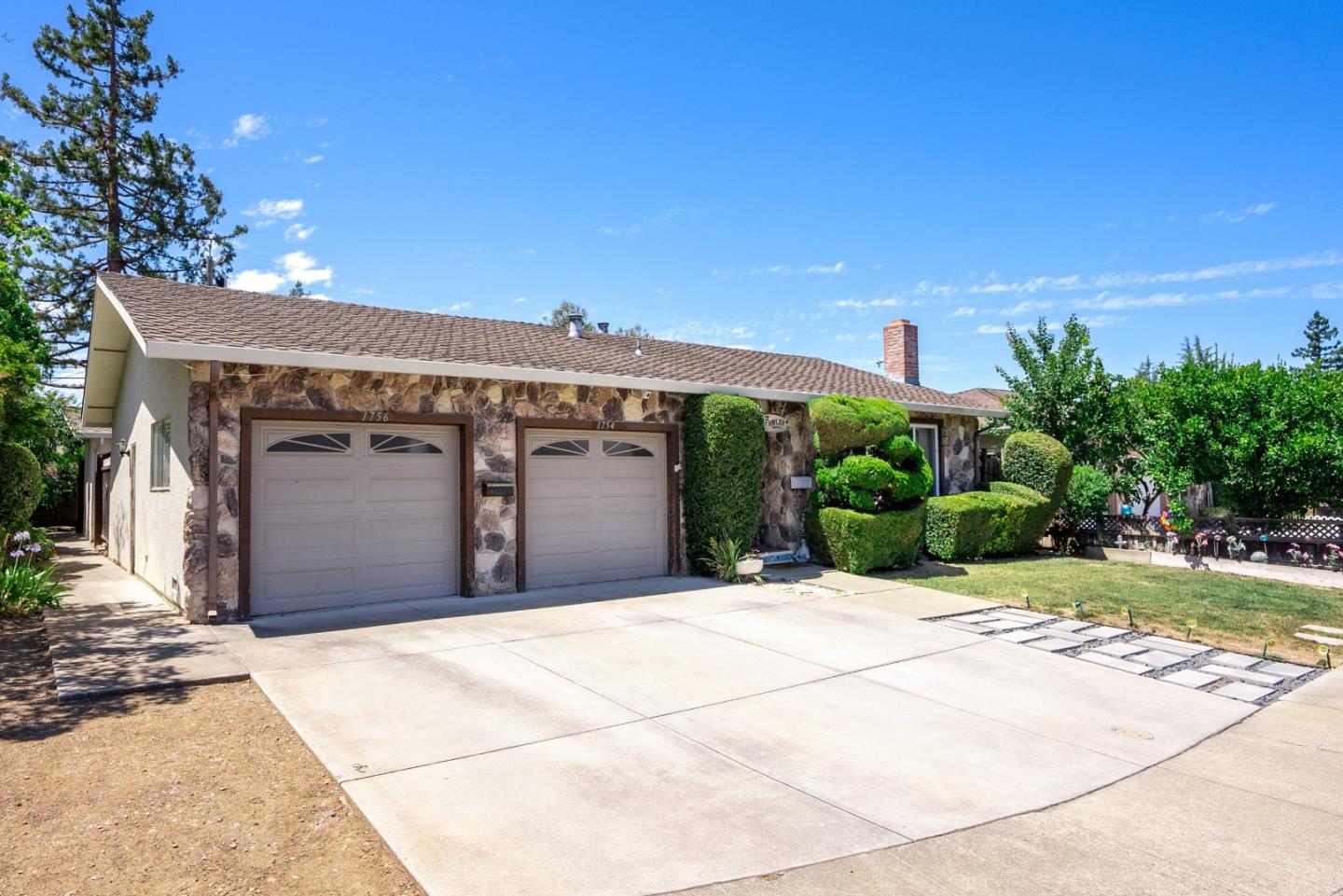 Detail Gallery Image 2 of 53 For 1754-1756 Plaza Ct, Mountain View,  CA 94040 - – Beds | – Baths