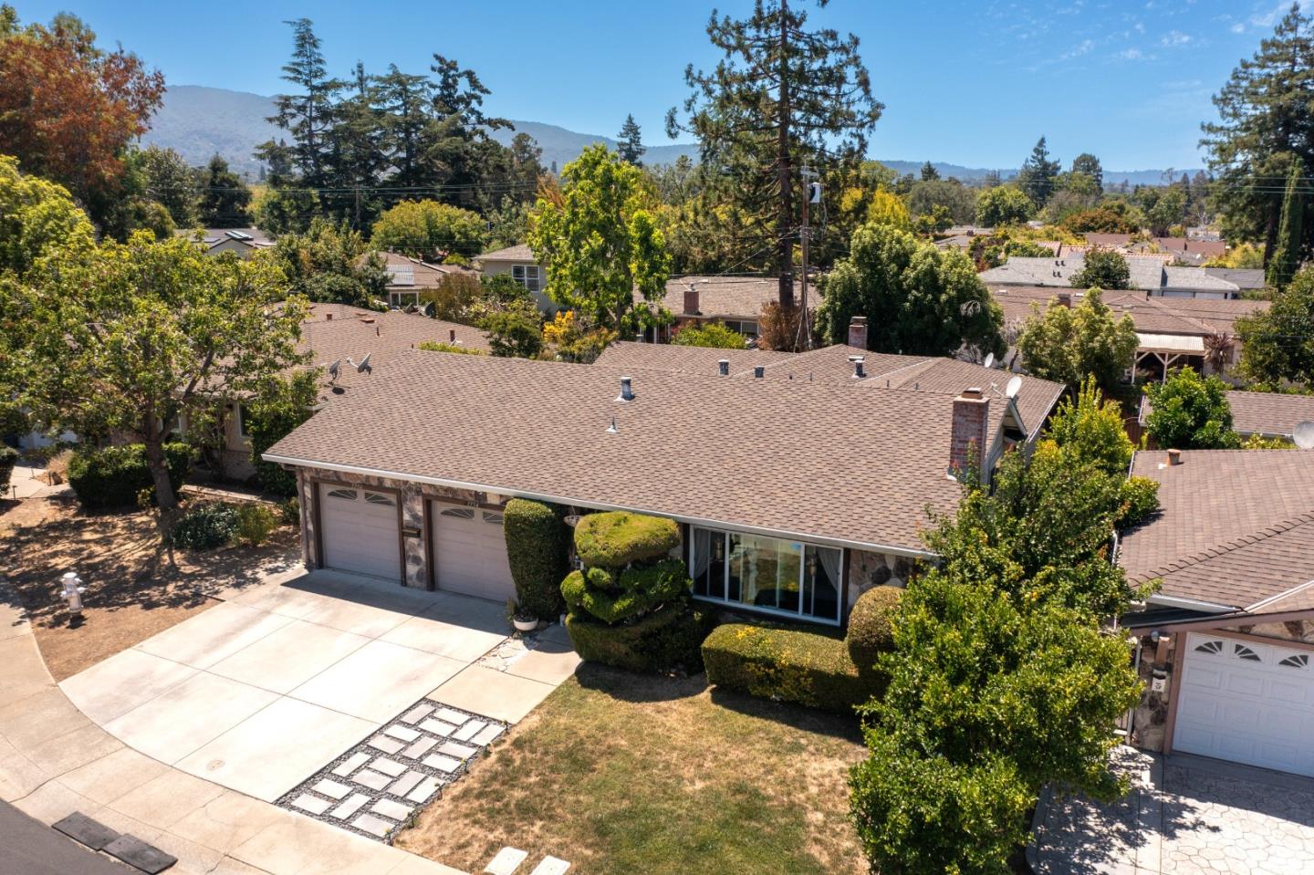 Detail Gallery Image 4 of 53 For 1754-1756 Plaza Ct, Mountain View,  CA 94040 - – Beds | – Baths