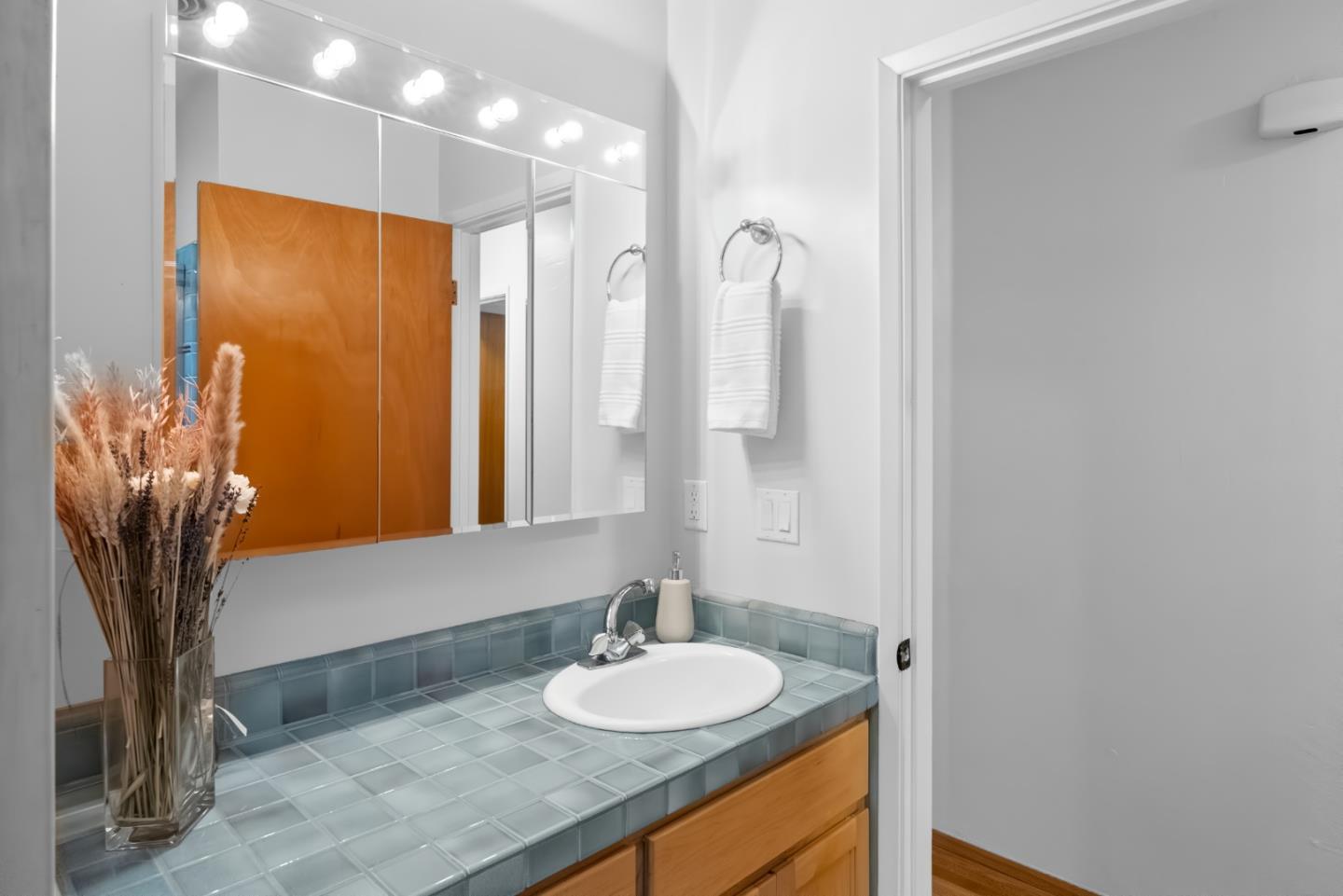 Detail Gallery Image 17 of 25 For 2010 Sequoia Dr, Santa Cruz,  CA 95065 - 3 Beds | 2 Baths