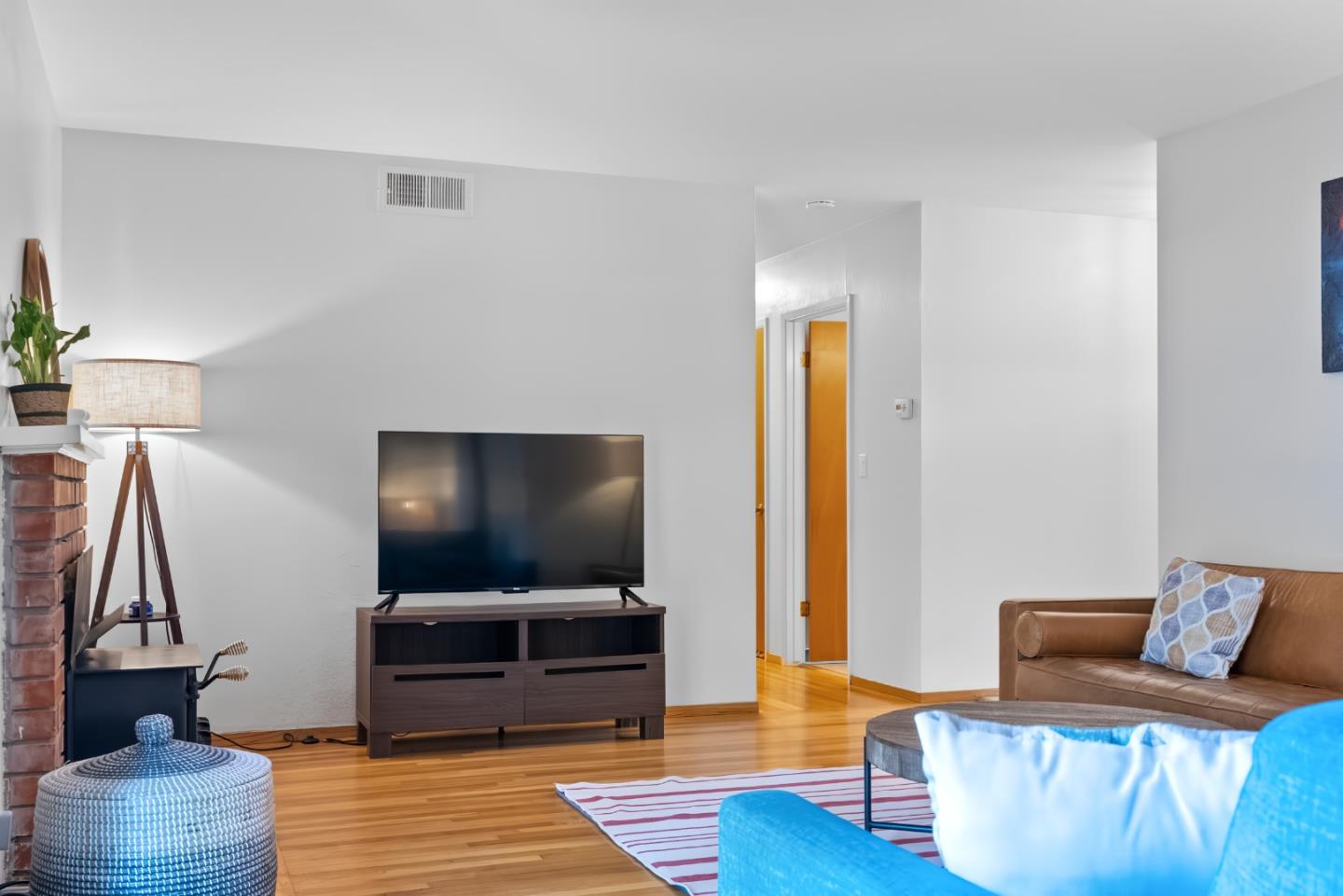 Detail Gallery Image 6 of 25 For 2010 Sequoia Dr, Santa Cruz,  CA 95065 - 3 Beds | 2 Baths