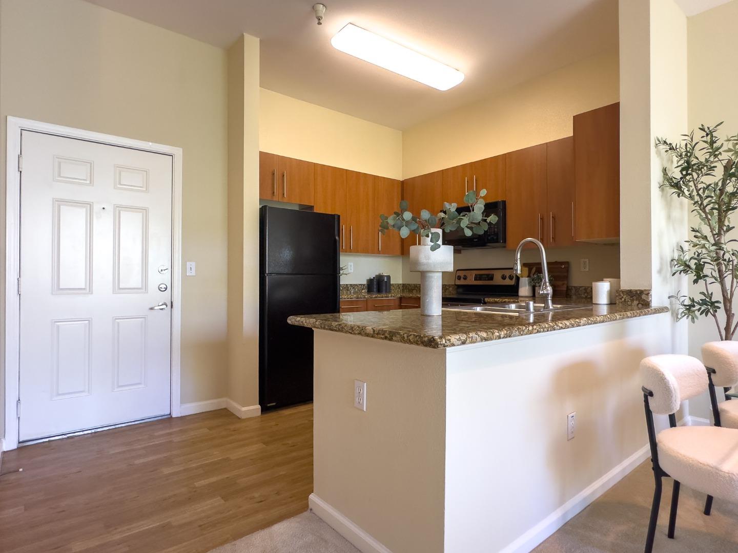 Detail Gallery Image 4 of 22 For 1060 S 3rd St #344,  San Jose,  CA 95112 - 1 Beds | 1 Baths