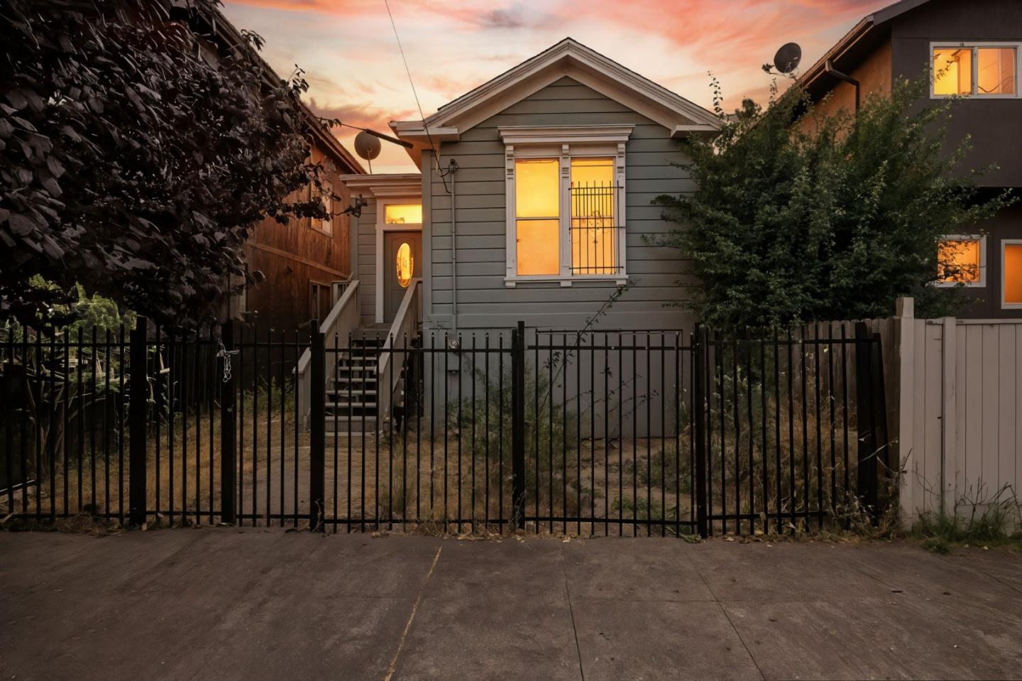 Detail Gallery Image 1 of 34 For 943 26th St, Oakland,  CA 94607 - 1 Beds | 1 Baths