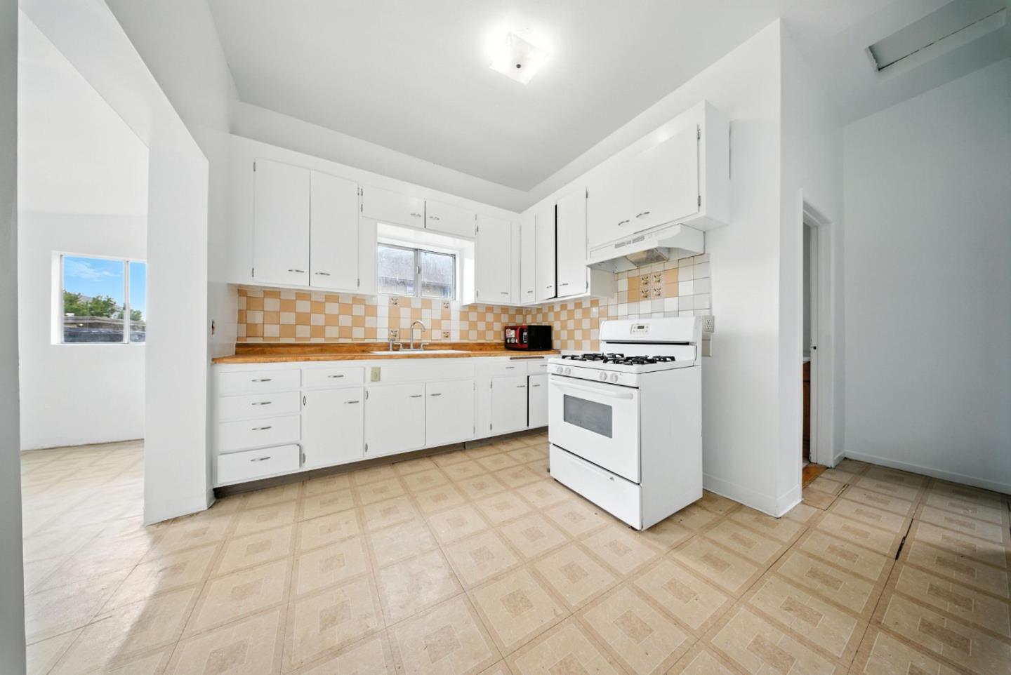 Detail Gallery Image 13 of 34 For 943 26th St, Oakland,  CA 94607 - 1 Beds | 1 Baths