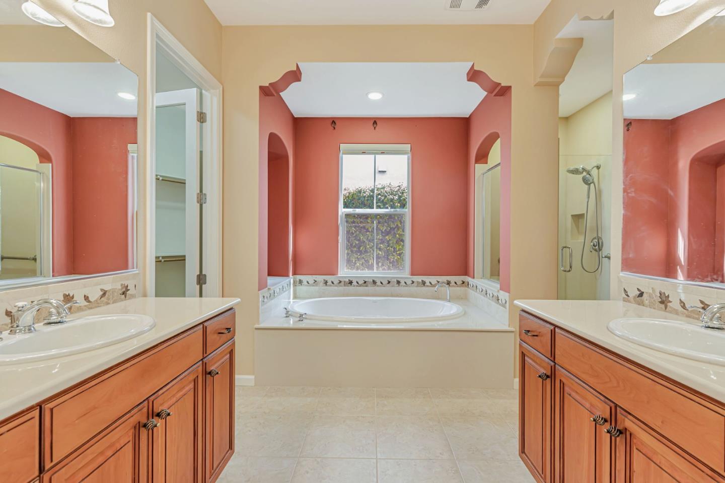 Detail Gallery Image 17 of 56 For 7691 Strath Pl, Gilroy,  CA 95020 - 4 Beds | 3 Baths