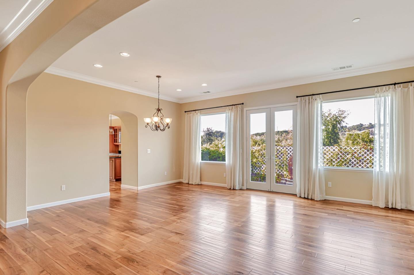 Detail Gallery Image 6 of 56 For 7691 Strath Pl, Gilroy,  CA 95020 - 4 Beds | 3 Baths