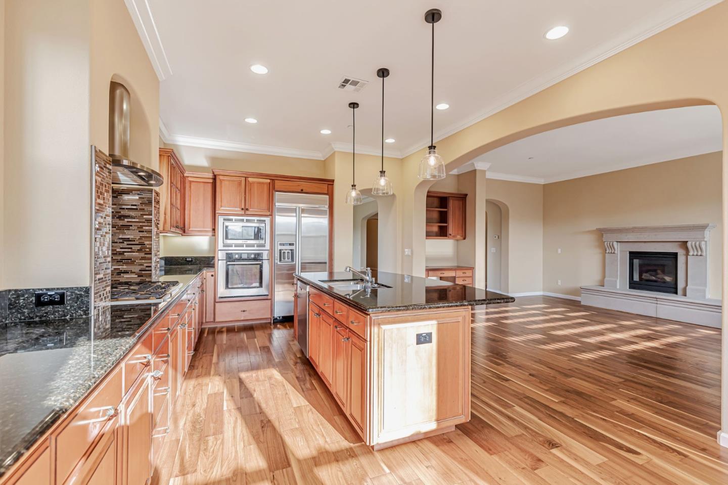 Detail Gallery Image 9 of 56 For 7691 Strath Pl, Gilroy,  CA 95020 - 4 Beds | 3 Baths