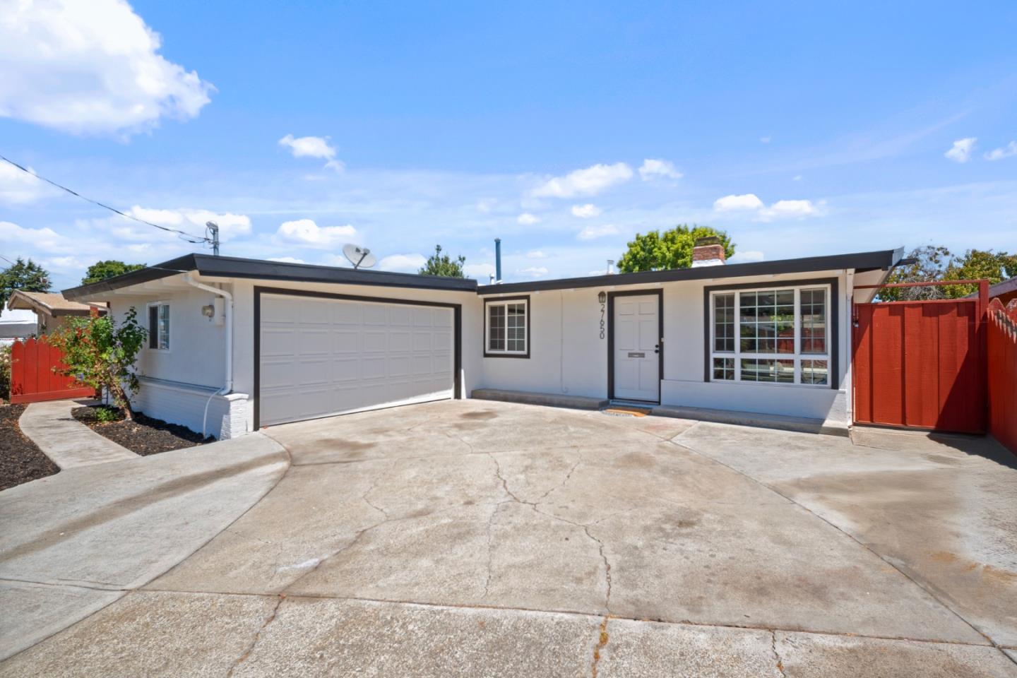 Detail Gallery Image 1 of 22 For 27650 La Porte Ave, Hayward,  CA 94545 - 3 Beds | 2 Baths