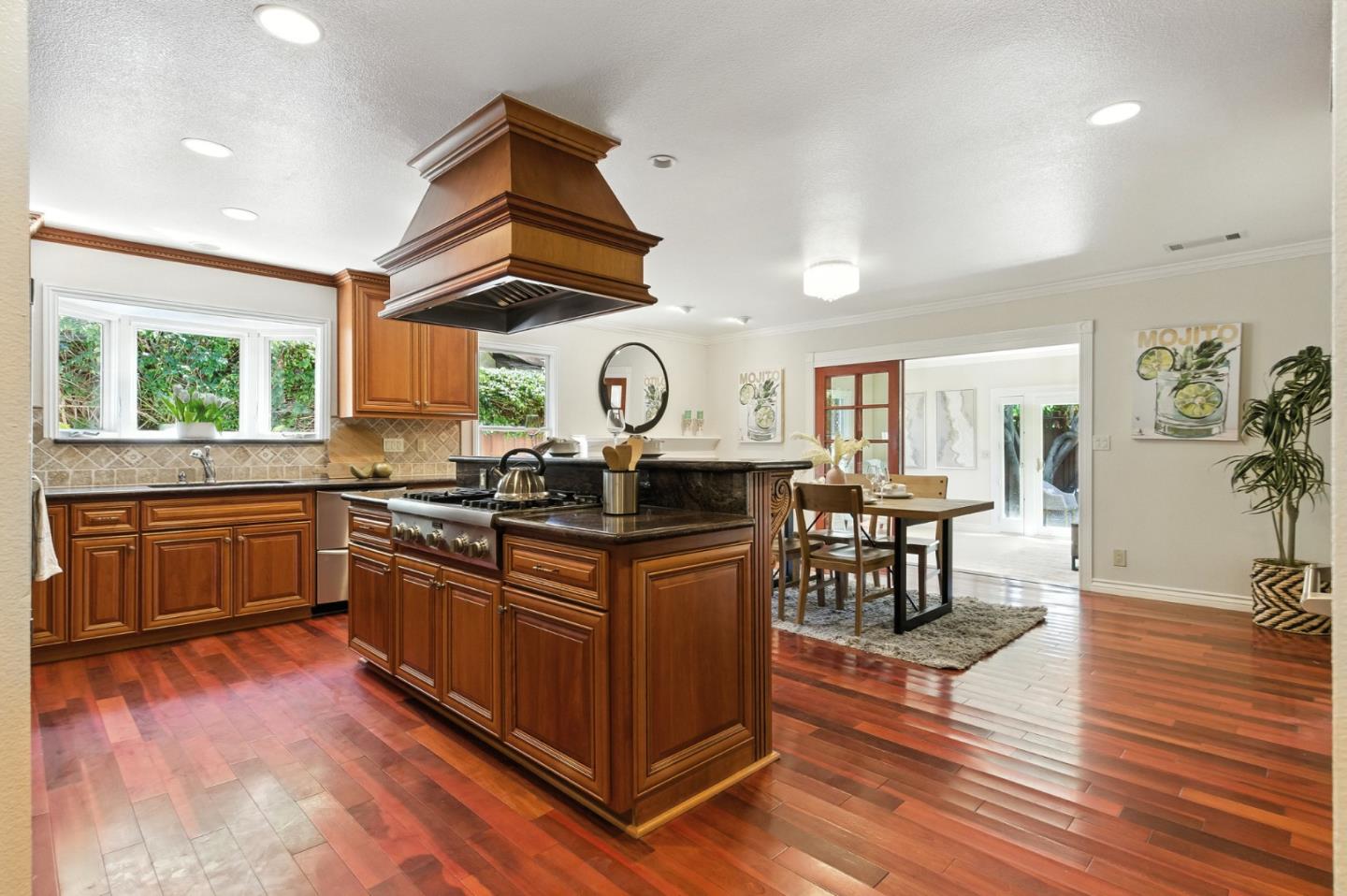 Detail Gallery Image 14 of 41 For 1932 Harris Ave, San Jose,  CA 95124 - 4 Beds | 3 Baths