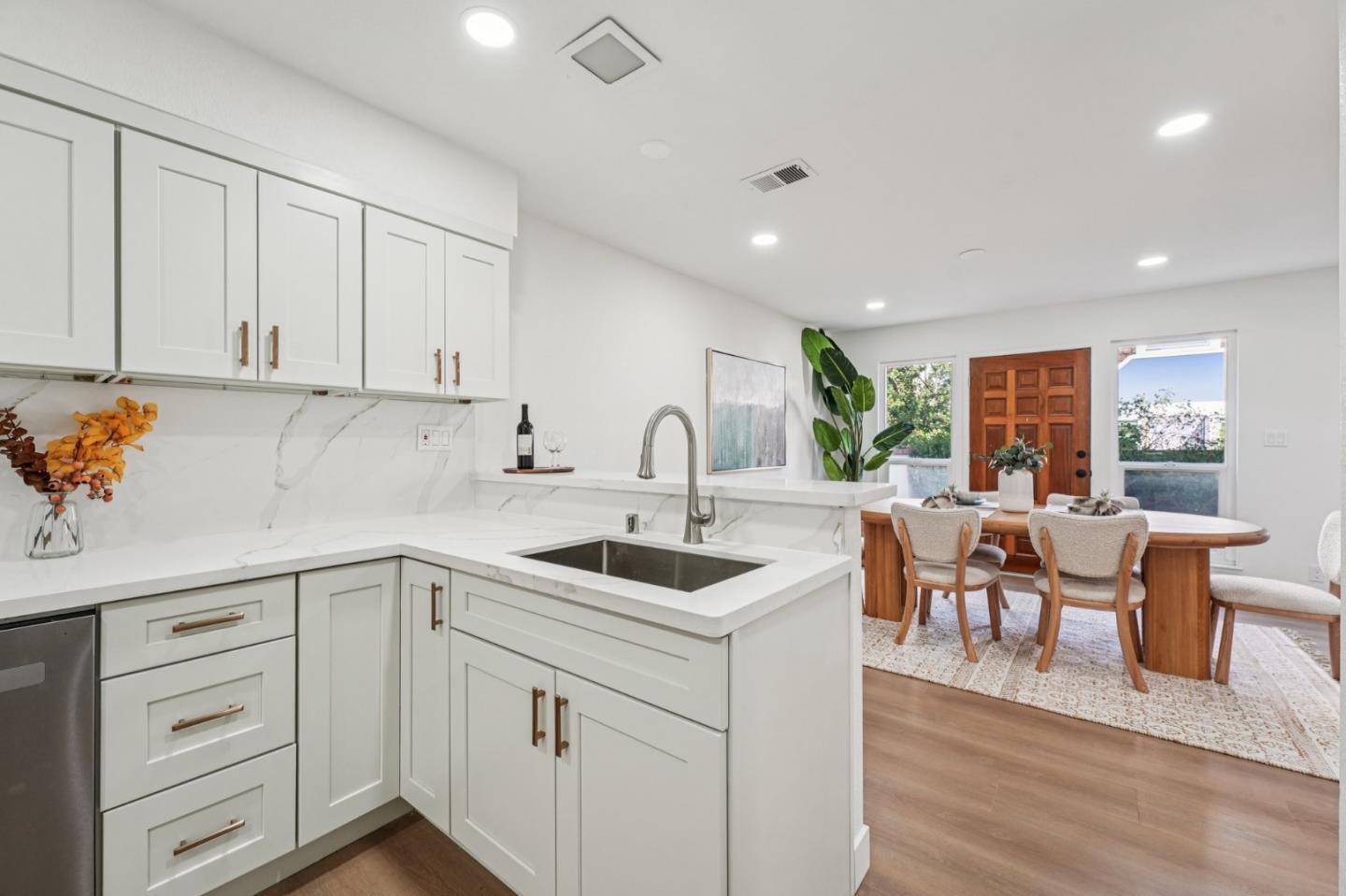 Detail Gallery Image 14 of 50 For 1741 Abington Ct, San Jose,  CA 95131 - 3 Beds | 2/1 Baths