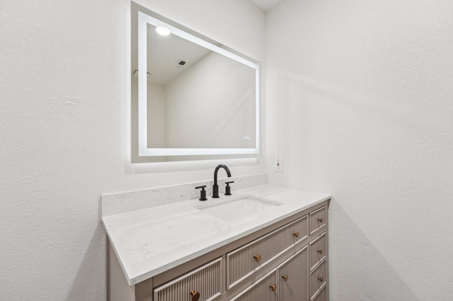 Detail Gallery Image 28 of 50 For 1741 Abington Ct, San Jose,  CA 95131 - 3 Beds | 2/1 Baths