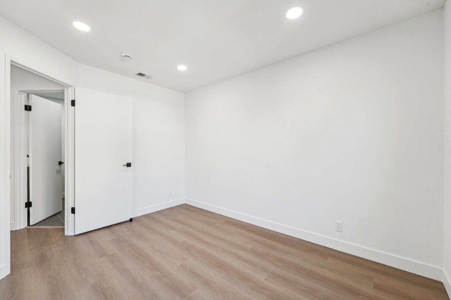 Detail Gallery Image 39 of 50 For 1741 Abington Ct, San Jose,  CA 95131 - 3 Beds | 2/1 Baths