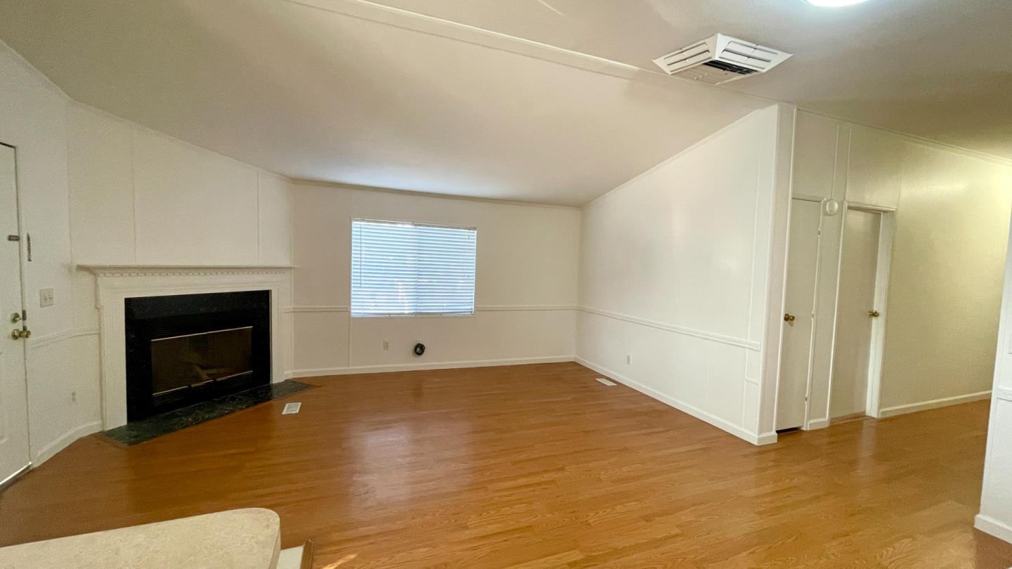 Detail Gallery Image 2 of 16 For 900 Golden Wheel Park Dr #66,  San Jose,  CA 95112 - 3 Beds | 2 Baths