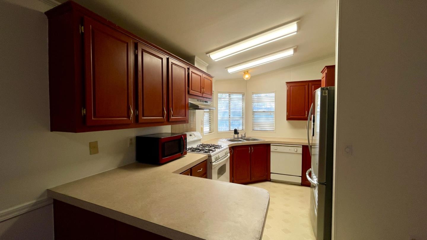 Detail Gallery Image 5 of 16 For 900 Golden Wheel Park Dr #66,  San Jose,  CA 95112 - 3 Beds | 2 Baths