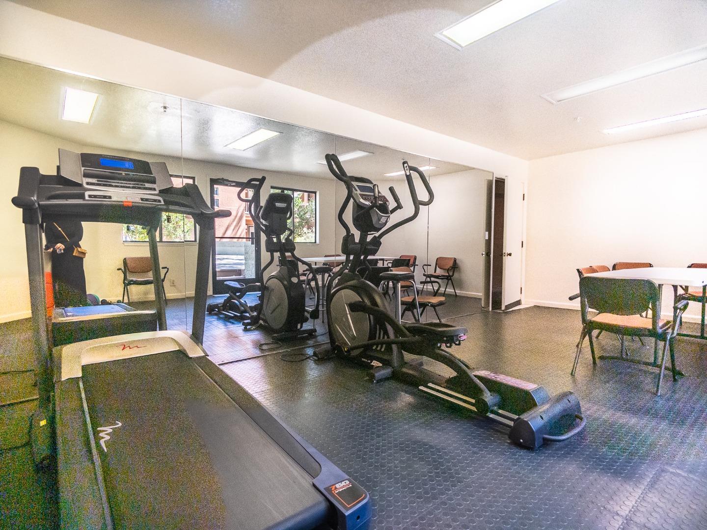 Detail Gallery Image 34 of 36 For 2425 S Norfolk St #106,  San Mateo,  CA 94403 - 1 Beds | 1 Baths