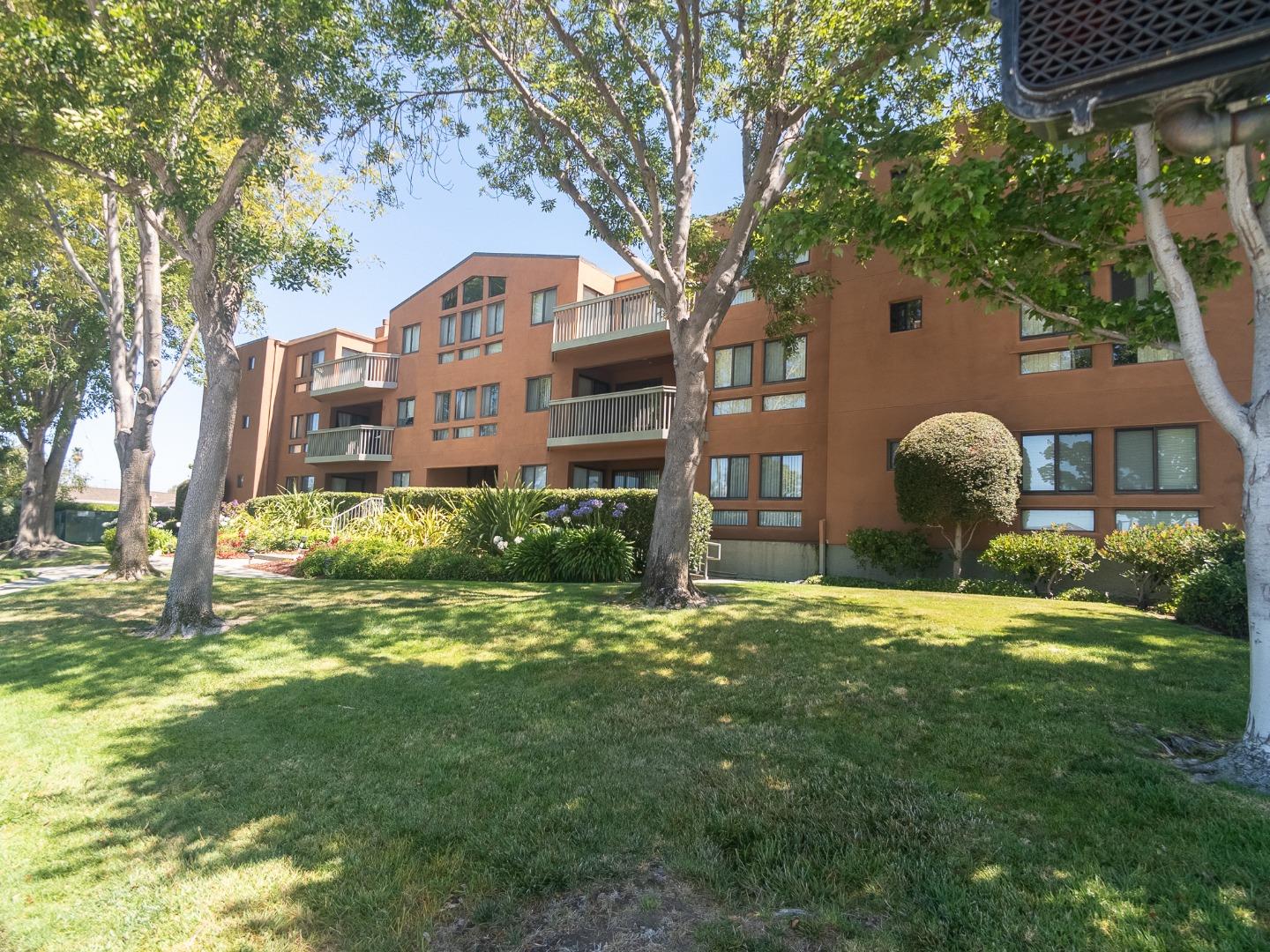 Detail Gallery Image 4 of 36 For 2425 S Norfolk St #106,  San Mateo,  CA 94403 - 1 Beds | 1 Baths