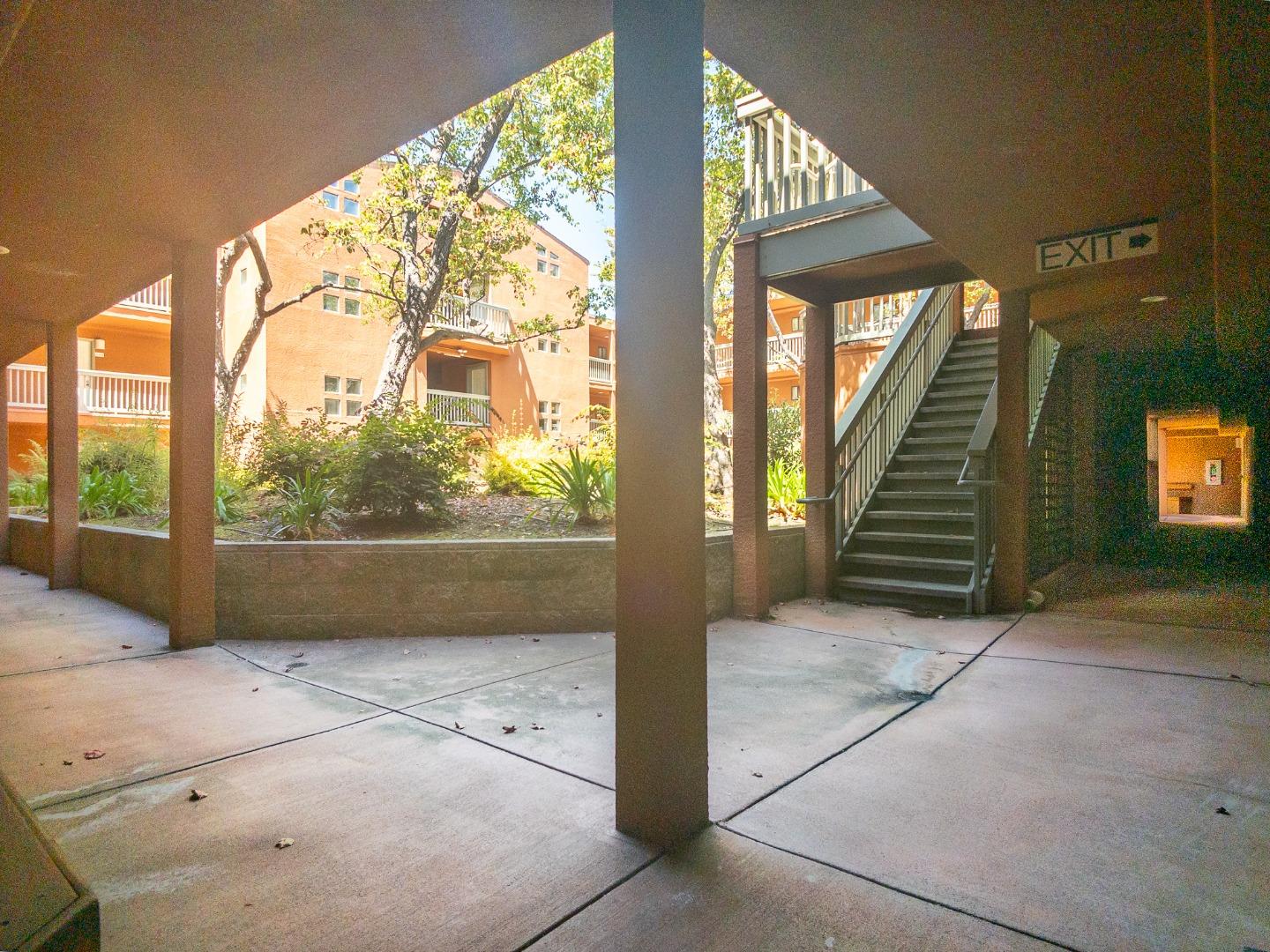 Detail Gallery Image 8 of 36 For 2425 S Norfolk St #106,  San Mateo,  CA 94403 - 1 Beds | 1 Baths