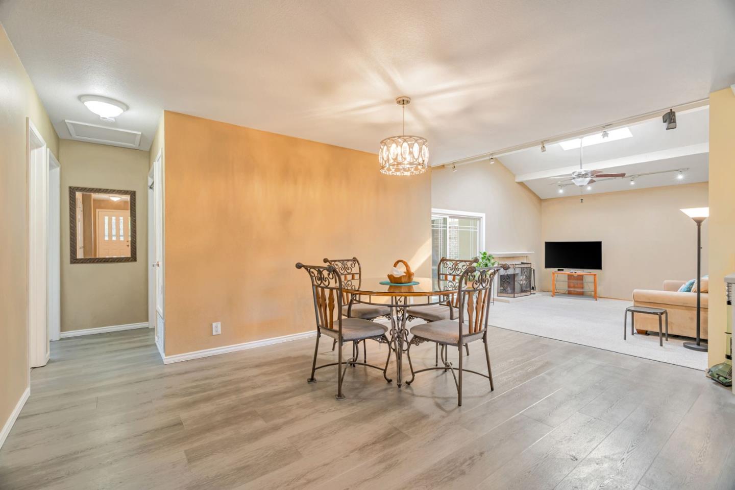 Detail Gallery Image 14 of 43 For 1011 Rawlings Dr, San Jose,  CA 95136 - 3 Beds | 2 Baths