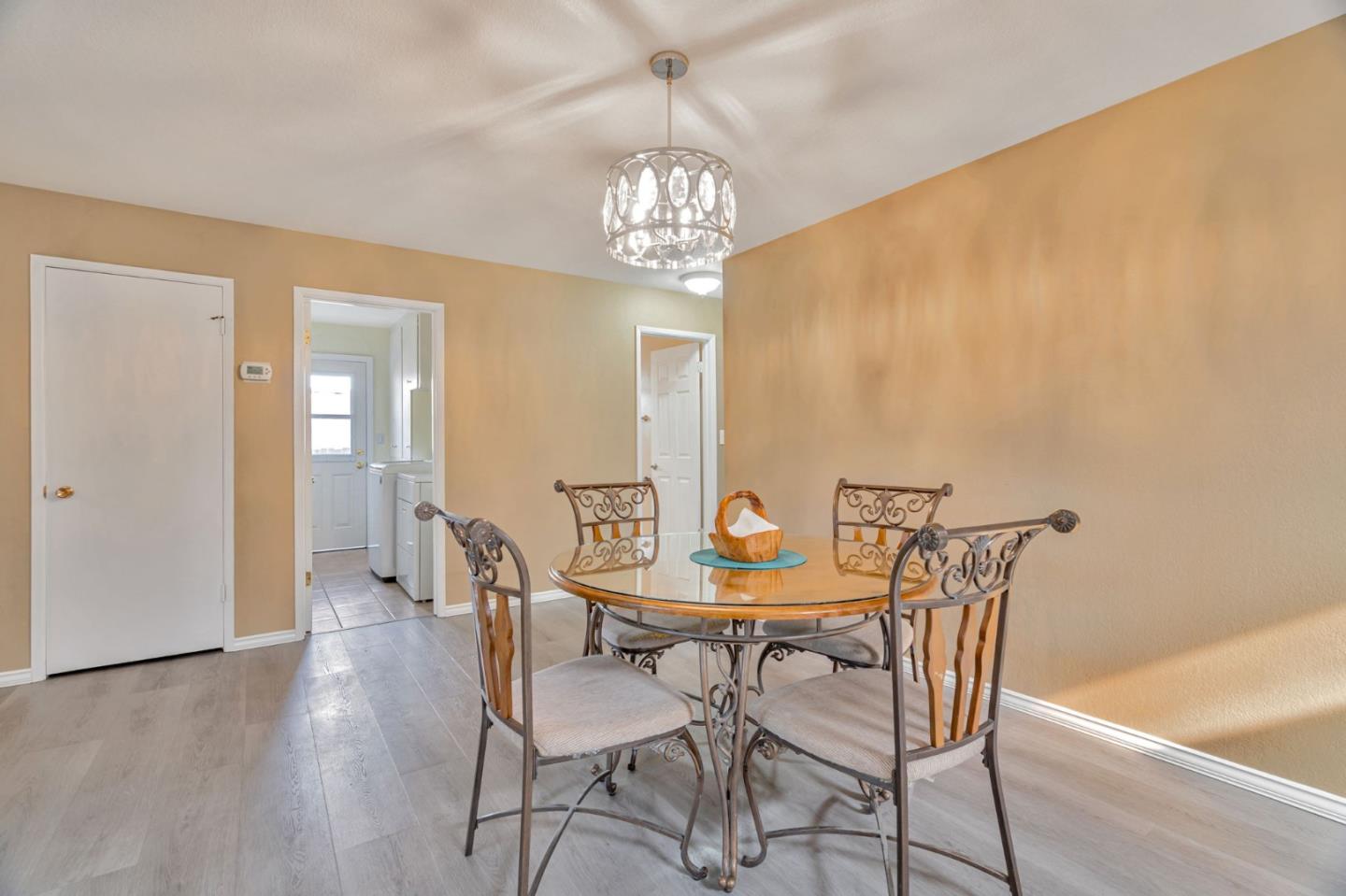 Detail Gallery Image 16 of 43 For 1011 Rawlings Dr, San Jose,  CA 95136 - 3 Beds | 2 Baths