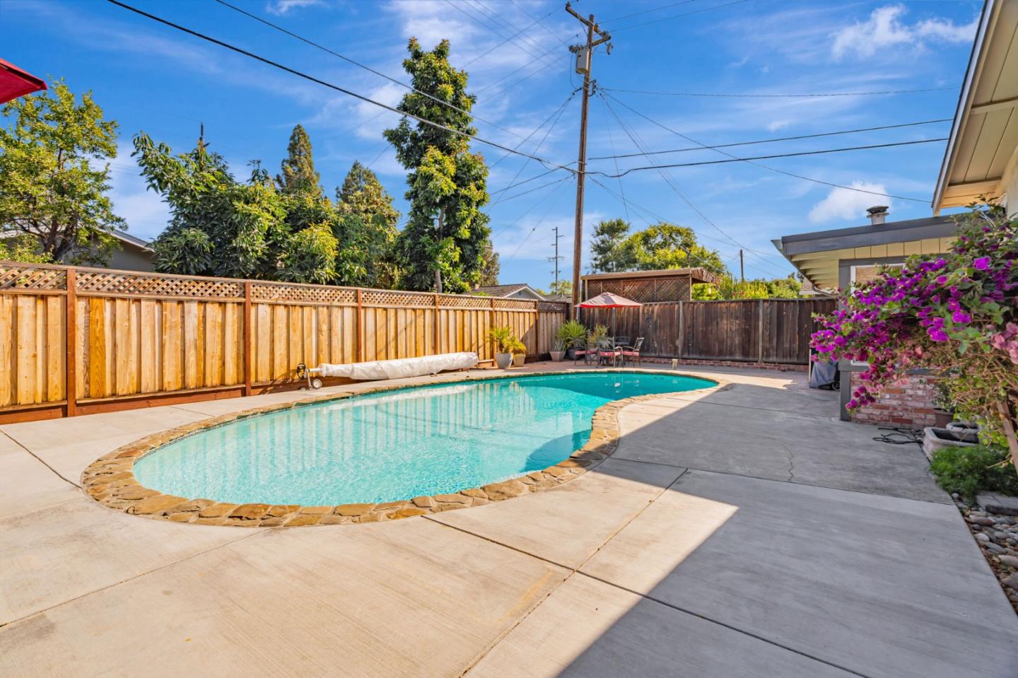 Detail Gallery Image 33 of 43 For 1011 Rawlings Dr, San Jose,  CA 95136 - 3 Beds | 2 Baths