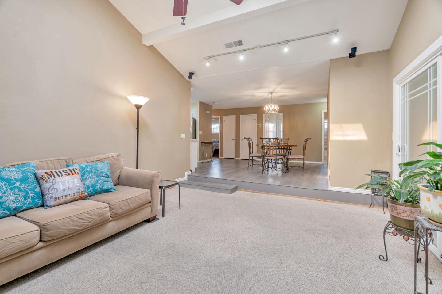 Detail Gallery Image 9 of 43 For 1011 Rawlings Dr, San Jose,  CA 95136 - 3 Beds | 2 Baths