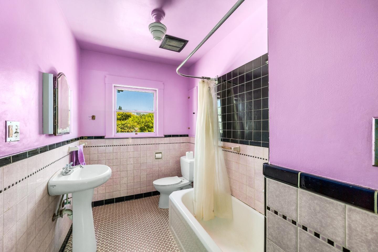 Detail Gallery Image 13 of 19 For 1414 Laurel St, Santa Cruz,  CA 95060 - 2 Beds | 1 Baths