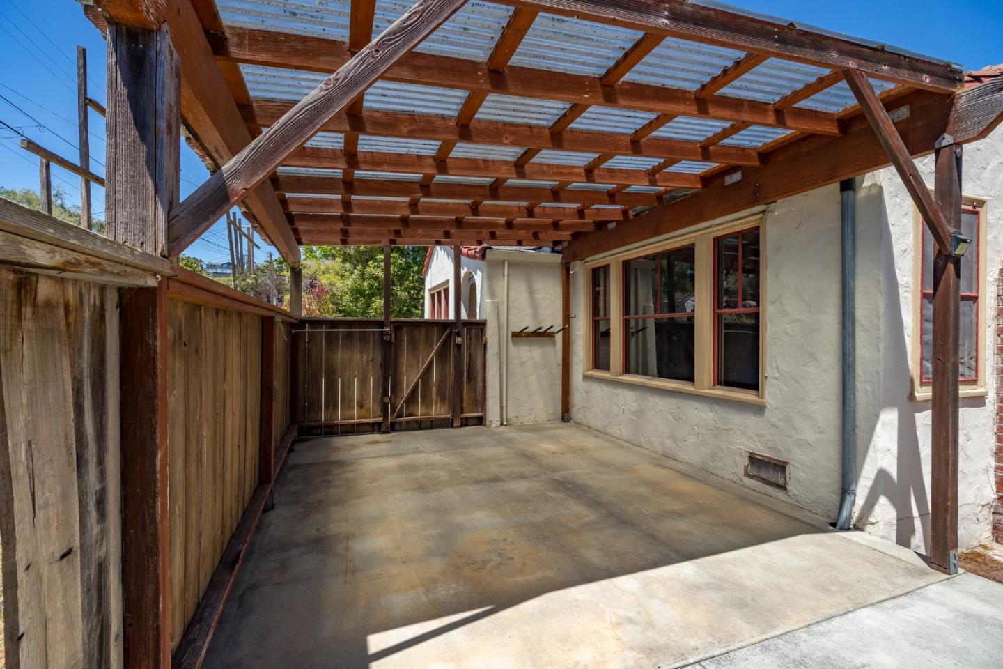 Detail Gallery Image 18 of 19 For 1414 Laurel St, Santa Cruz,  CA 95060 - 2 Beds | 1 Baths
