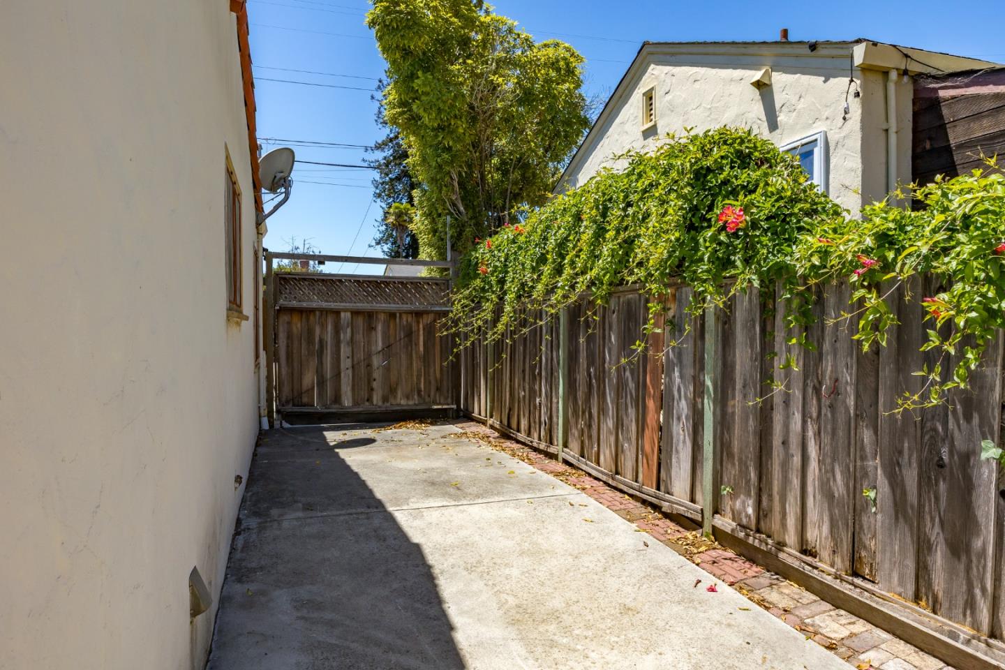 Detail Gallery Image 19 of 19 For 1414 Laurel St, Santa Cruz,  CA 95060 - 2 Beds | 1 Baths