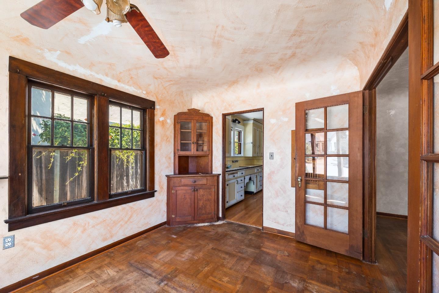 Detail Gallery Image 5 of 19 For 1414 Laurel St, Santa Cruz,  CA 95060 - 2 Beds | 1 Baths