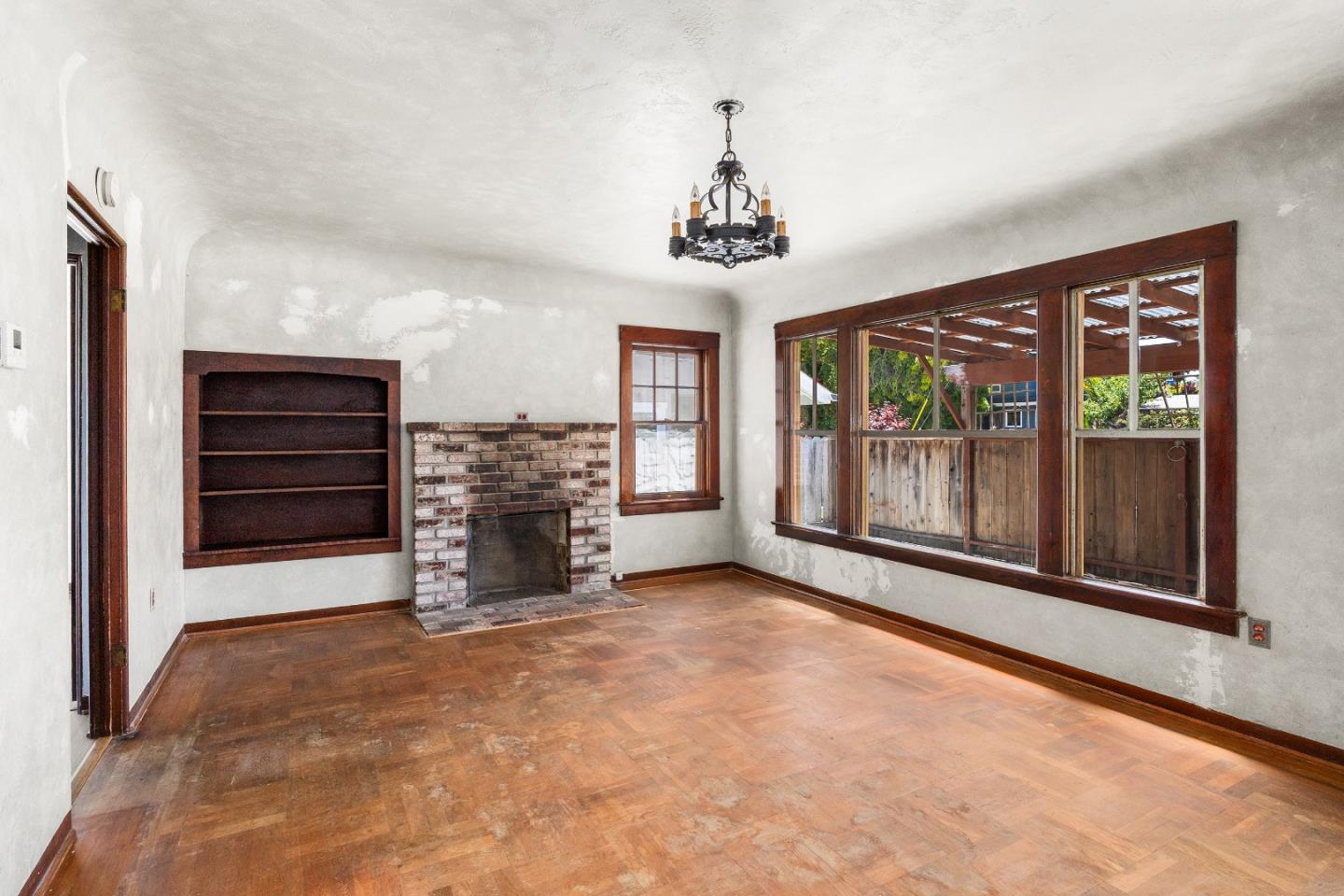 Detail Gallery Image 6 of 19 For 1414 Laurel St, Santa Cruz,  CA 95060 - 2 Beds | 1 Baths