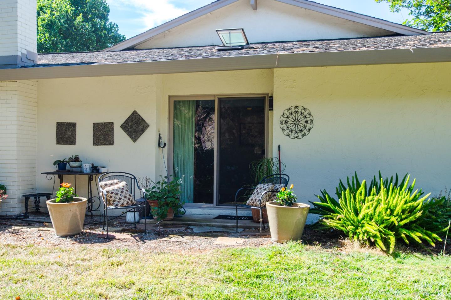 Detail Gallery Image 4 of 36 For 5176 Cribari Knls, San Jose,  CA 95135 - 2 Beds | 2 Baths