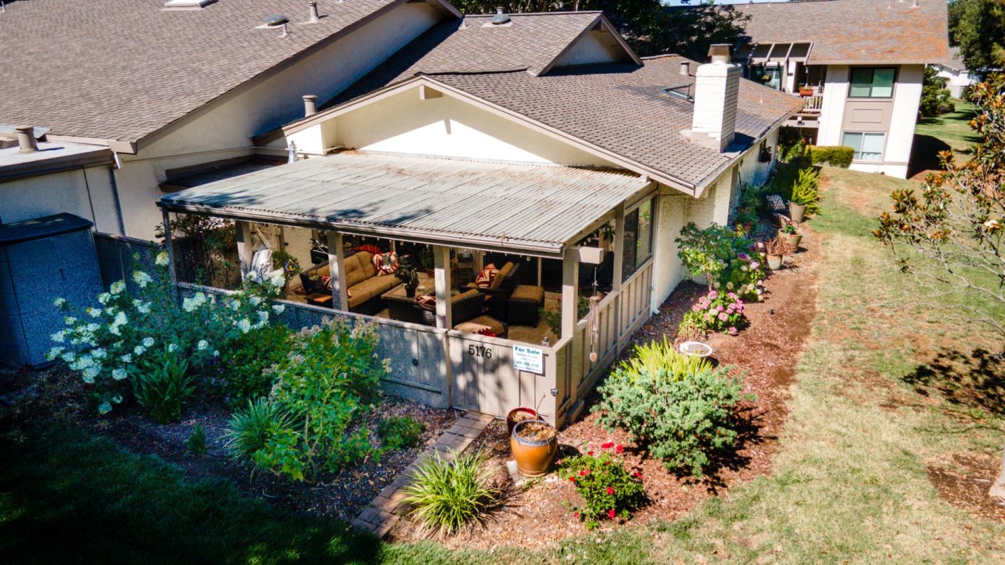 Detail Gallery Image 6 of 36 For 5176 Cribari Knls, San Jose,  CA 95135 - 2 Beds | 2 Baths