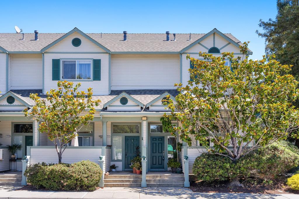 Detail Gallery Image 1 of 36 For 1720 Ocean St, Santa Cruz,  CA 95060 - 3 Beds | 2/1 Baths