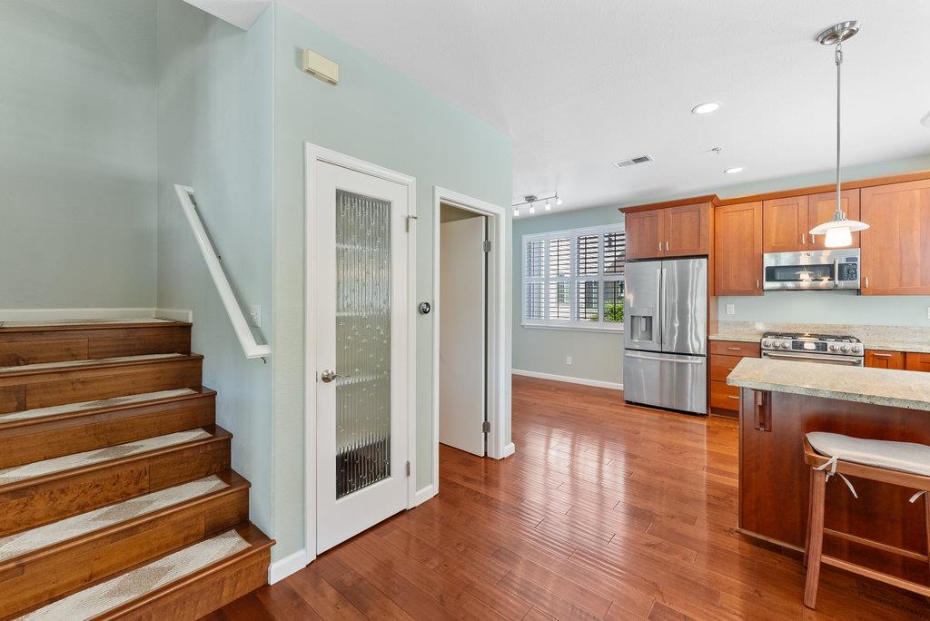 Detail Gallery Image 16 of 36 For 1720 Ocean St, Santa Cruz,  CA 95060 - 3 Beds | 2/1 Baths