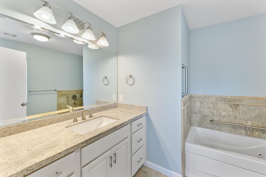 Detail Gallery Image 20 of 36 For 1720 Ocean St, Santa Cruz,  CA 95060 - 3 Beds | 2/1 Baths