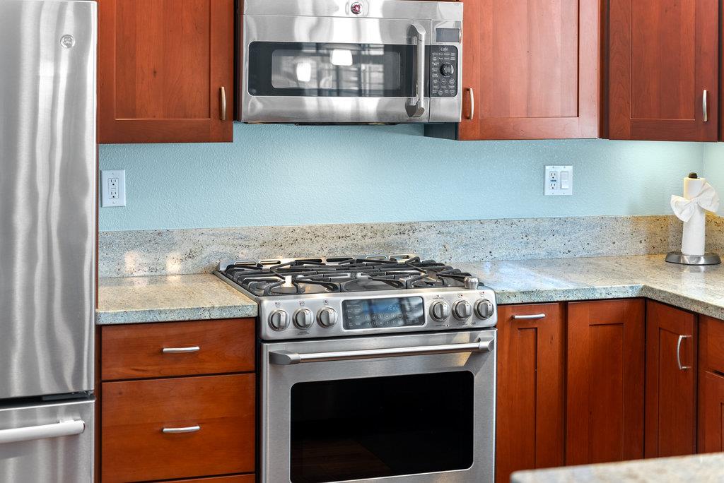 Detail Gallery Image 6 of 36 For 1720 Ocean St, Santa Cruz,  CA 95060 - 3 Beds | 2/1 Baths