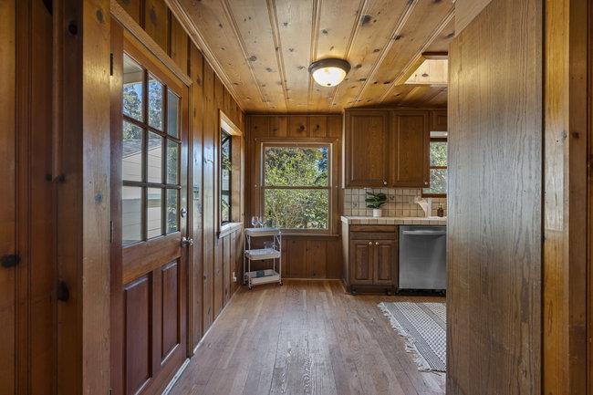 Detail Gallery Image 17 of 33 For 241 Palisades Ave, Santa Cruz,  CA 95062 - 2 Beds | 1 Baths