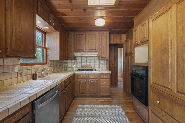 Detail Gallery Image 18 of 33 For 241 Palisades Ave, Santa Cruz,  CA 95062 - 2 Beds | 1 Baths