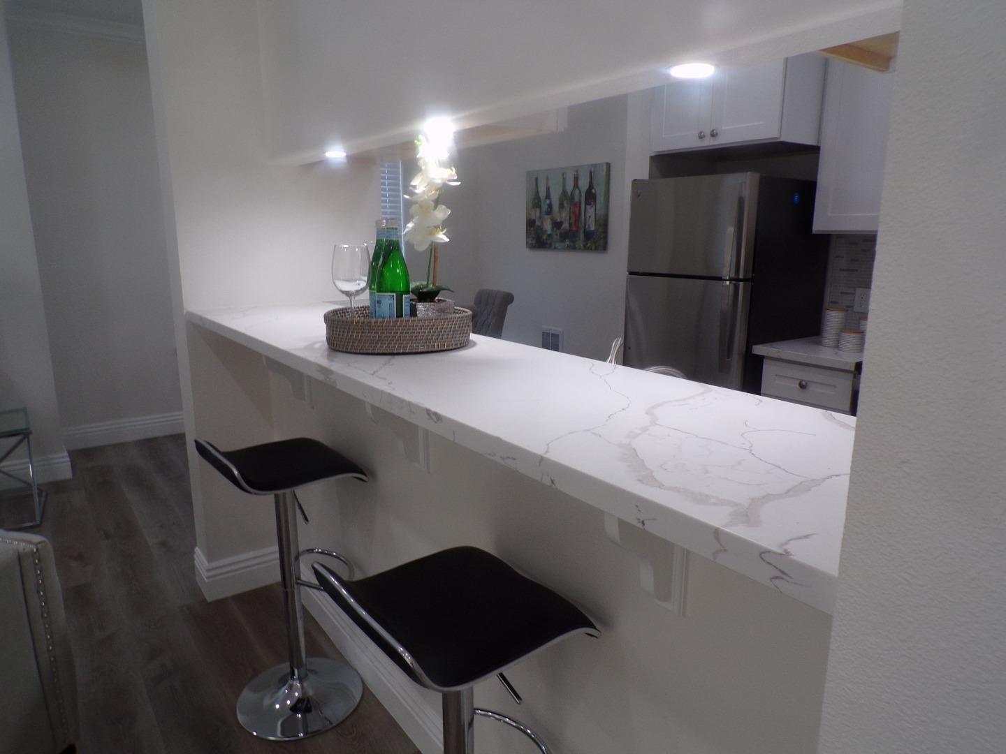 Detail Gallery Image 13 of 27 For 401 S Norfolk St #110,  San Mateo,  CA 94401 - 2 Beds | 2 Baths