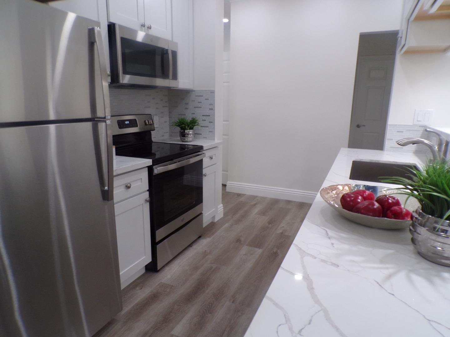 Detail Gallery Image 17 of 27 For 401 S Norfolk St #110,  San Mateo,  CA 94401 - 2 Beds | 2 Baths
